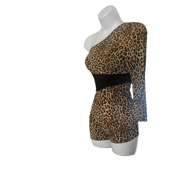 Stylish Leopard Print One-Shoulder Romper Size Large - Picture 2 of 6